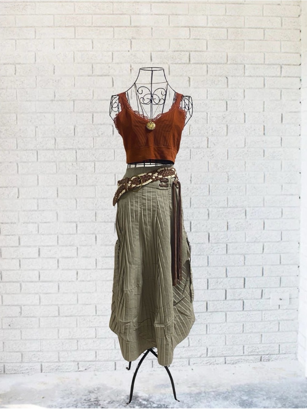 Red Orange Lace Crop Top Camisole Boho Bohemian Maurices Medium V-Neck Tank Chic